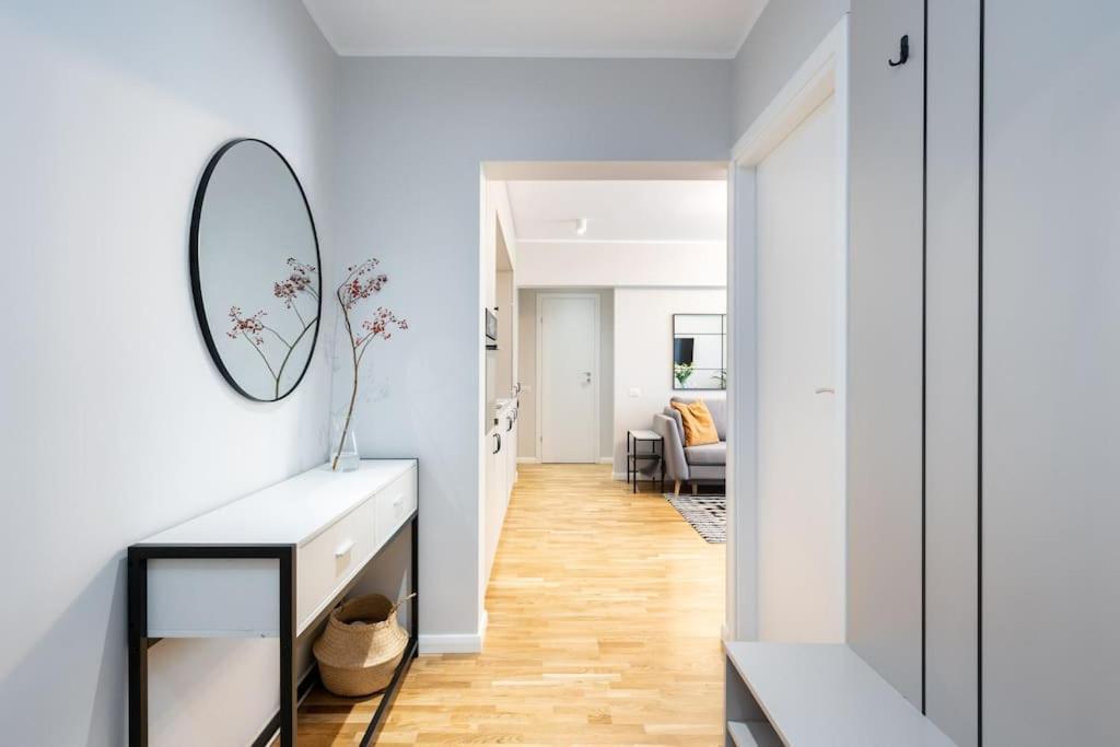 Sunny 2Br Flat - Top Location - Stunning Views 부쿠레슈티 외부 사진
