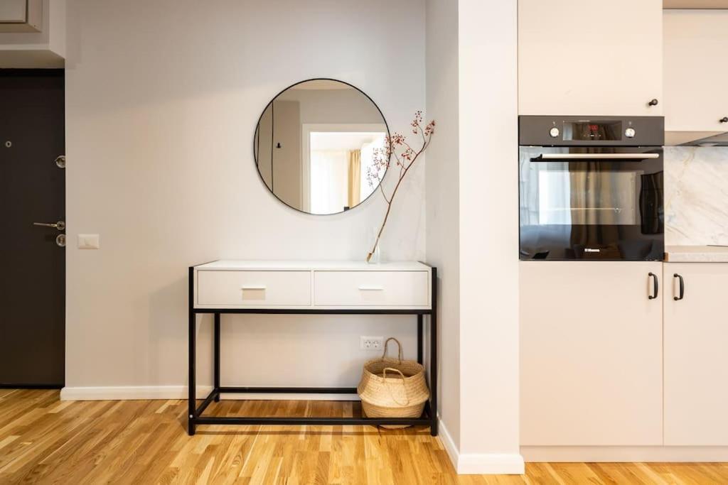 Sunny 2Br Flat - Top Location - Stunning Views 부쿠레슈티 외부 사진